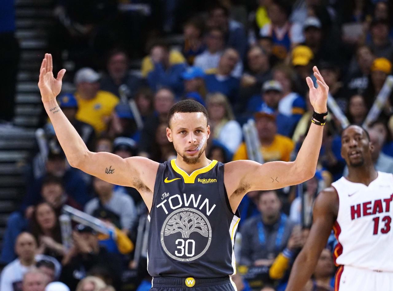 答案藏在他 答案藏在他