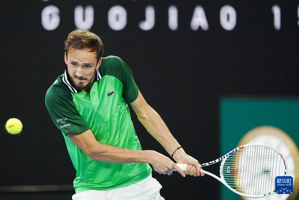 赛圈中三次 赛圈中三次